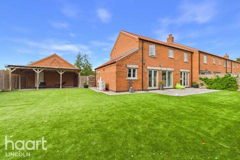 3 bedroom barn conversion for sale, St Peters Court, Newton-on-Trent