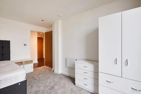1 bedroom apartment to rent, High Street, Stratford E15