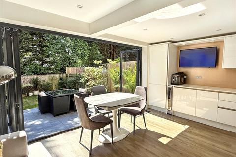 South Close, Barnet, EN5