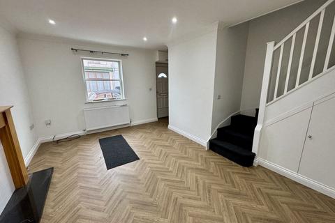 3 bedroom terraced house to rent, Holborn Close, Holyhead, Anglesey, LL65