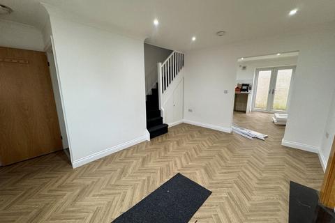 3 bedroom terraced house to rent, Holborn Close, Holyhead, Anglesey, LL65