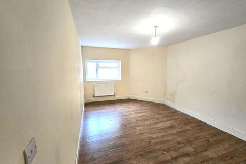 4 bedroom flat to rent, Clarence Street, Gloucester, GL1