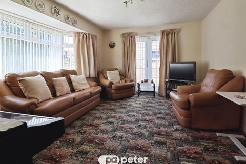 2 bedroom semi-detached house for sale, Carisbrooke Way, Cardiff