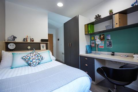 1 bedroom in a flat share to rent, Blackhorse Lane, London E17