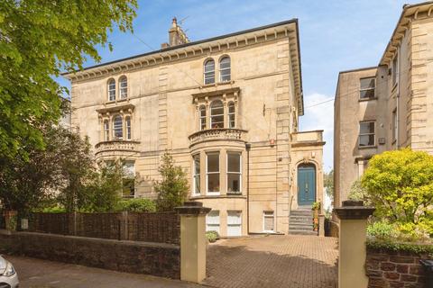 2 bedroom flat for sale, Chertsey Road, Bristol, BS6