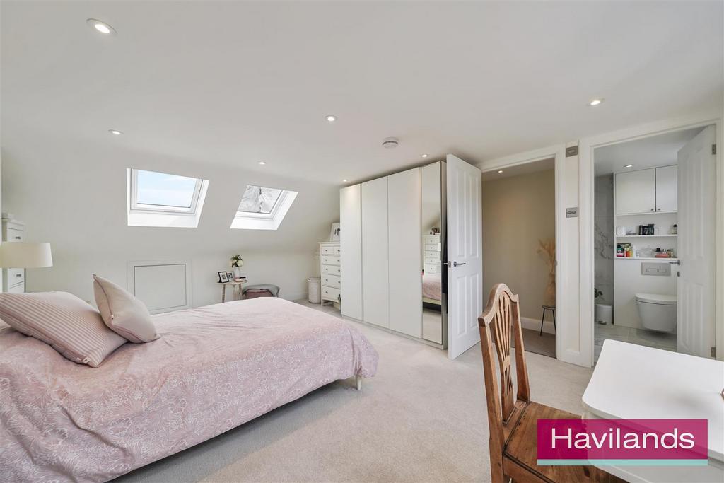 Master bedroom, en suite