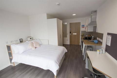 Studio to rent, North Hanover Street, Glasgow G4
