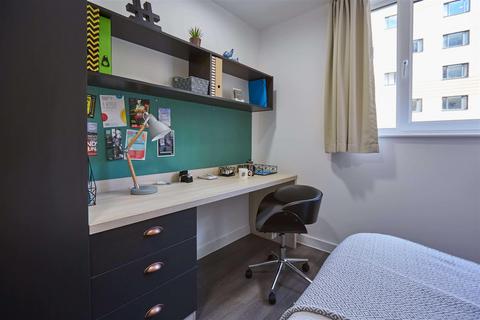 1 bedroom in a flat share to rent, Blackhorse Lane, London E17