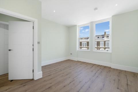 1 bedroom flat to rent, Sinclair Road, London, W14