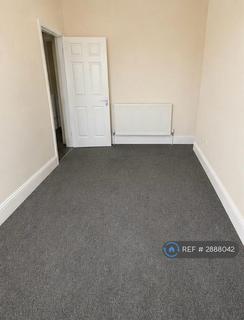 2 bedroom flat to rent, New Barn St, London, E13