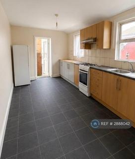2 bedroom flat to rent, New Barn St, London, E13