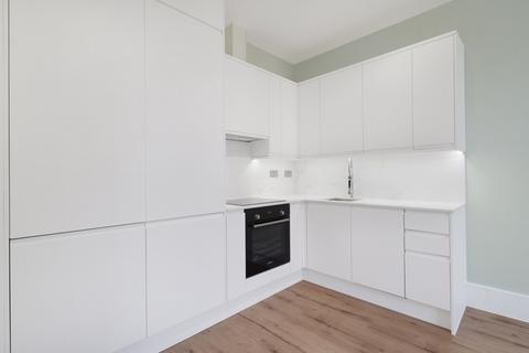 1 bedroom flat to rent, Sinclair Road, London, W14
