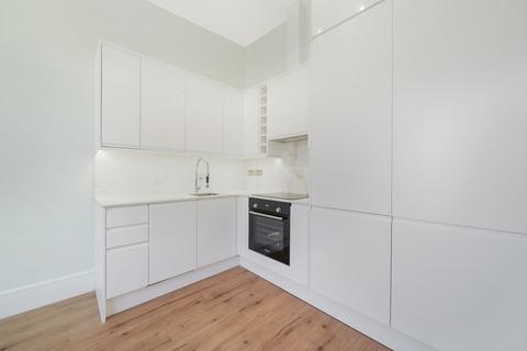 1 bedroom flat to rent, Sinclair Road, London, W14