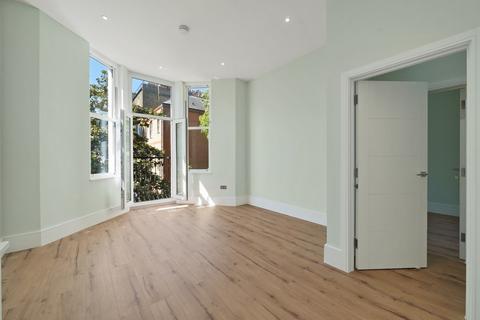 1 bedroom flat to rent, Sinclair Road, London, W14
