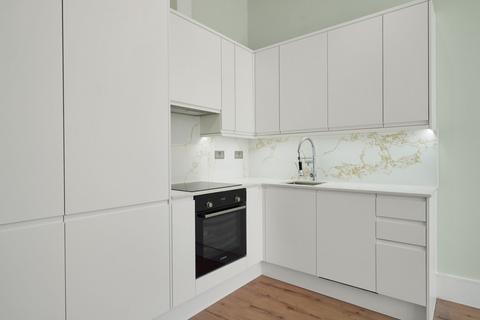 1 bedroom flat to rent, Sinclair Road, London, W14