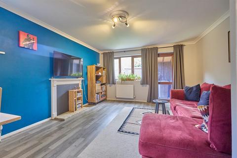 3 bedroom semi-detached house for sale, Dove Close, Hinckley