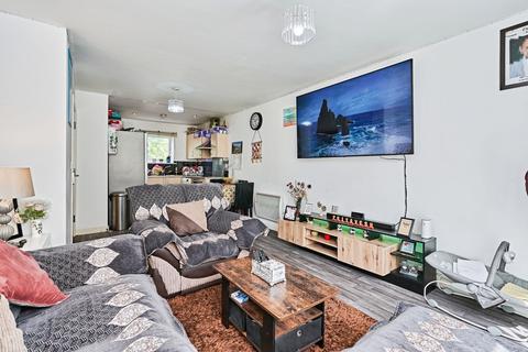 2 bedroom flat for sale, Terret Close, Walsall, West Midlands, WS1