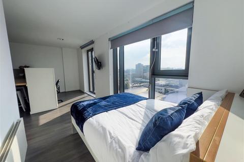 Studio to rent, North Hanover Street, Glasgow G4
