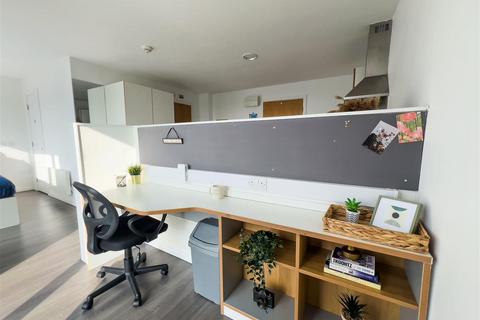 Studio to rent, North Hanover Street, Glasgow G4