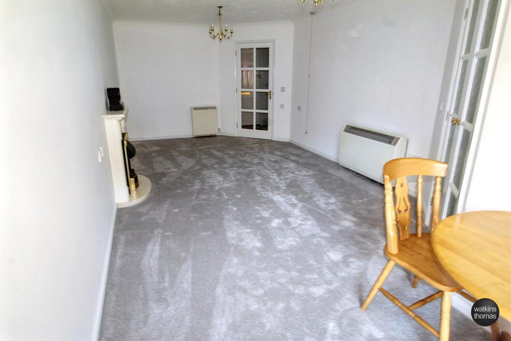 Sitting/dining room