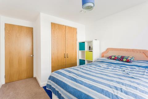 2 bedroom apartment to rent, Bennington Street Cheltenham GL50