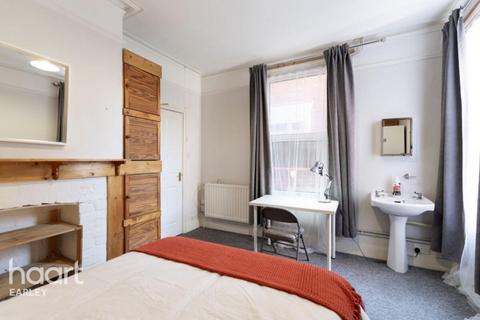 1 bedroom in a house share to rent, Waverley Road, READING