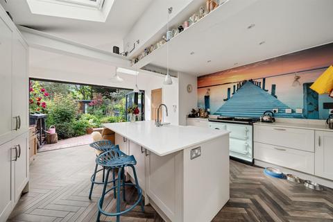 3 bedroom terraced house for sale, Babbacombe Road, Bromley