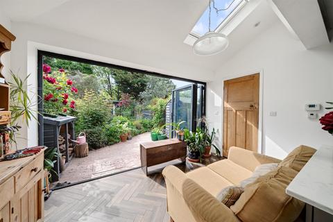3 bedroom terraced house for sale, Babbacombe Road, Bromley