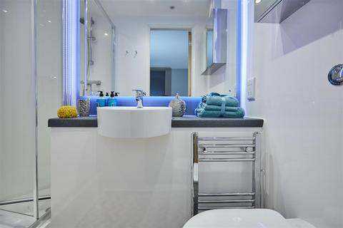 Studio to rent, Blackhorse Lane, London E17