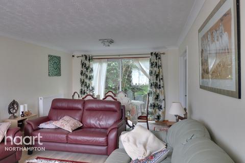 4 bedroom detached house to rent, Lingswood Park, Northampton