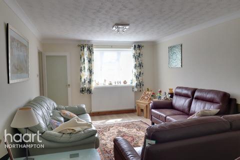 4 bedroom detached house to rent, Lingswood Park, Northampton