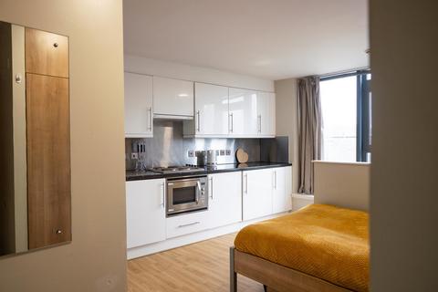 Studio to rent, Potterrow, Edinburgh EH8