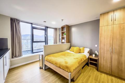 Studio to rent, Potterrow, Edinburgh EH8