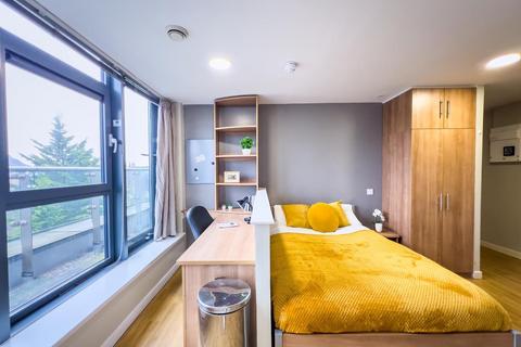 Studio to rent, Potterrow, Edinburgh EH8