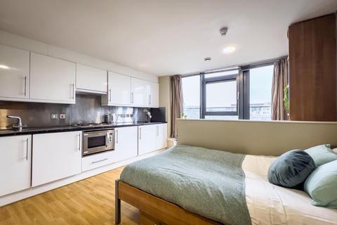 Studio to rent, Potterrow, Edinburgh EH8