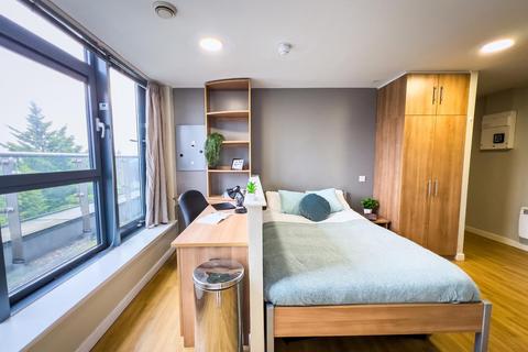 Studio to rent, Potterrow, Edinburgh EH8
