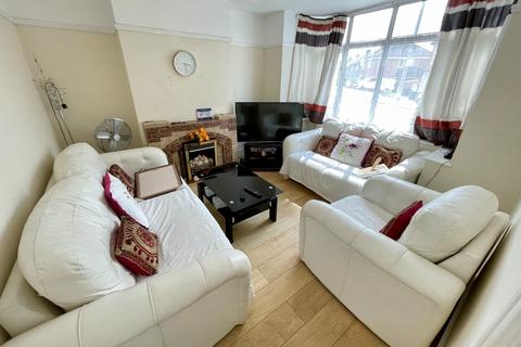 3 bedroom terraced house to rent, Hart Lane, Luton, Bedfordshire, LU2 0JH
