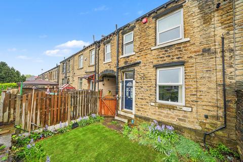2 bedroom terraced house for sale, Victoria Street, Lindley, HD3