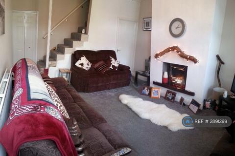 2 bedroom end of terrace house to rent, Bleak Street, Gomersal, BD19