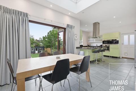5 bedroom detached house for sale, Amberley Road, London, N13