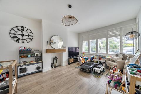 4 bedroom semi-detached house for sale, Widmore Lodge Road, Bromley