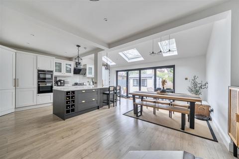 4 bedroom semi-detached house for sale, Widmore Lodge Road, Bromley