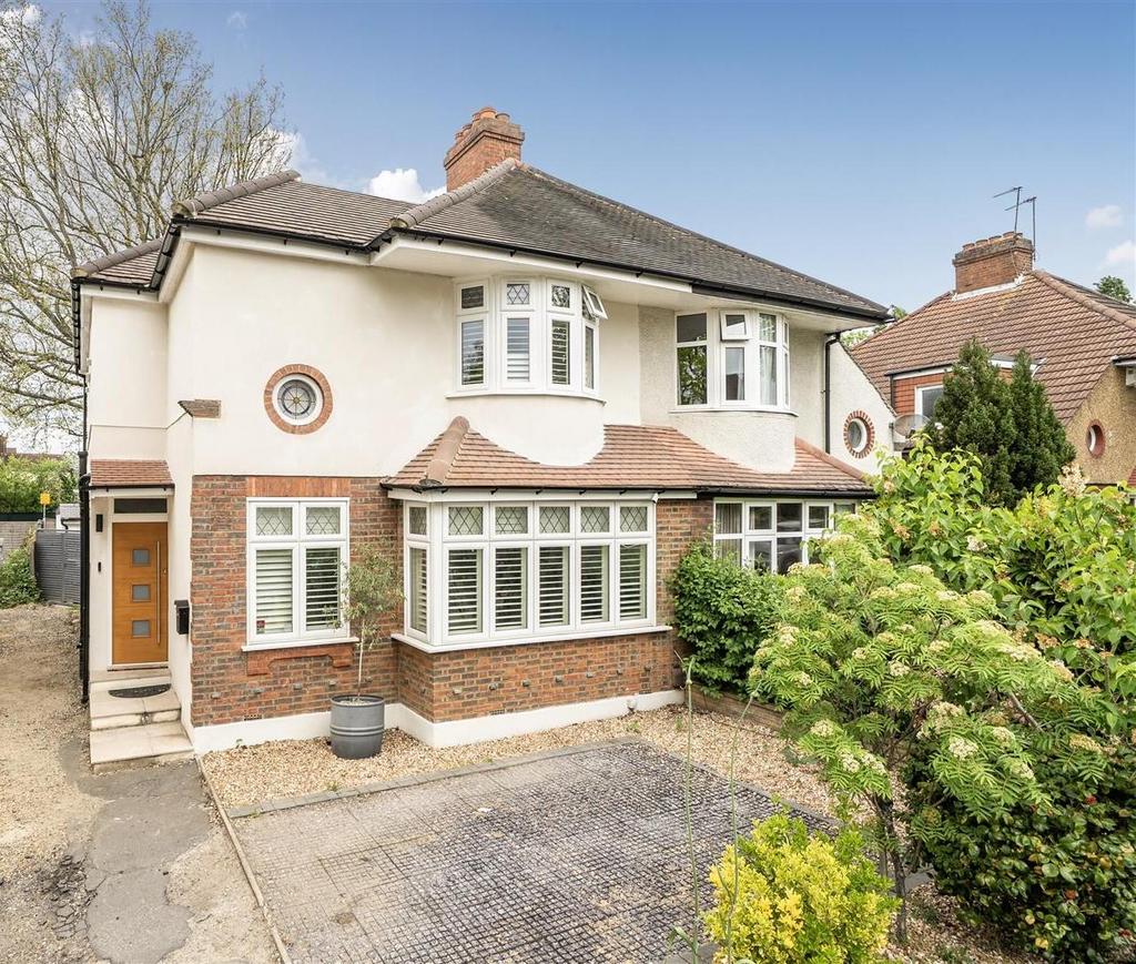Detached house exterior, driveway