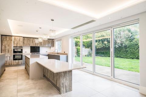 6 bedroom house to rent, The Drive, Uxbridge UB10