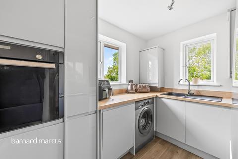 2 bedroom maisonette for sale, Ardrossan Gardens, Worcester Park