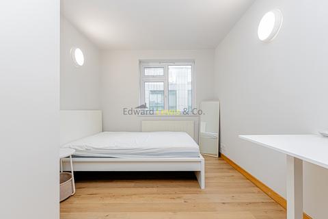 2 bedroom flat to rent, Downs Lane, London E5