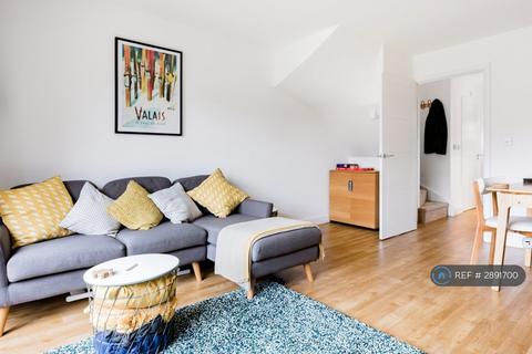2 bedroom semi-detached house to rent, Flanders Close, Oxfordshire, OX26