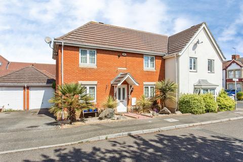 3 bedroom semi-detached house for sale, Collier Way, Southend-on-Sea, Essex, SS1