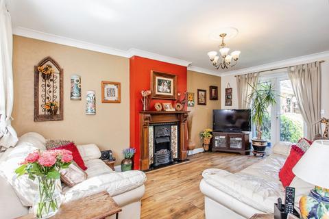 3 bedroom semi-detached house for sale, Collier Way, Southend-on-Sea, Essex, SS1