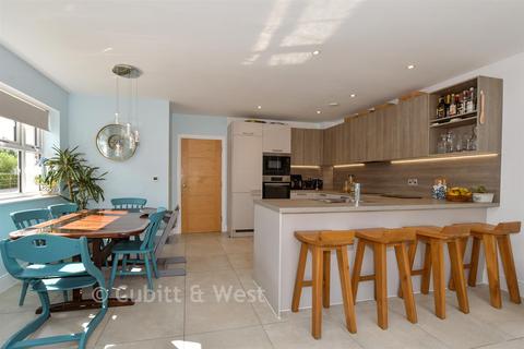 4 bedroom semi-detached house for sale, The Boulevard, Horsham RH12
